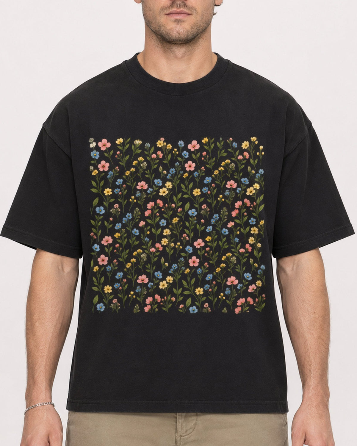 Mockup Boxy Heavyweight Tee Black male close-up 08