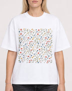 Mockup Boxy Heavyweight Tee White female close-up 08