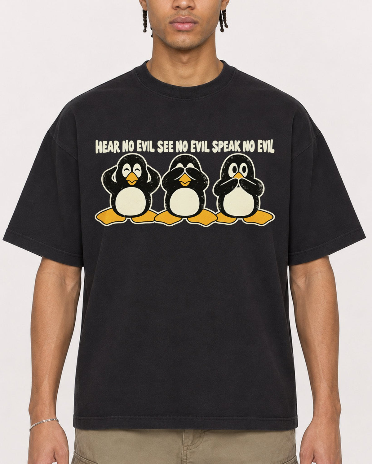 Mockup Boxy Heavyweight Tee Black male close-up 40