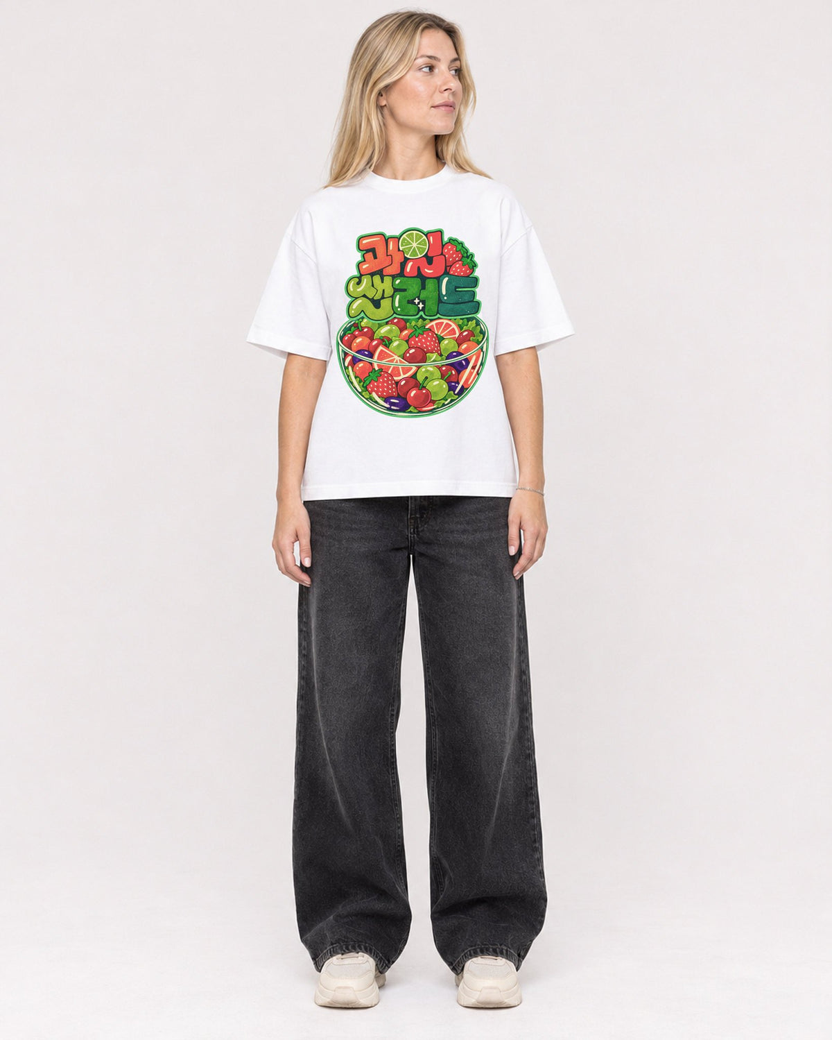 Mockup Boxy Heavyweight Tee White female full-body 08