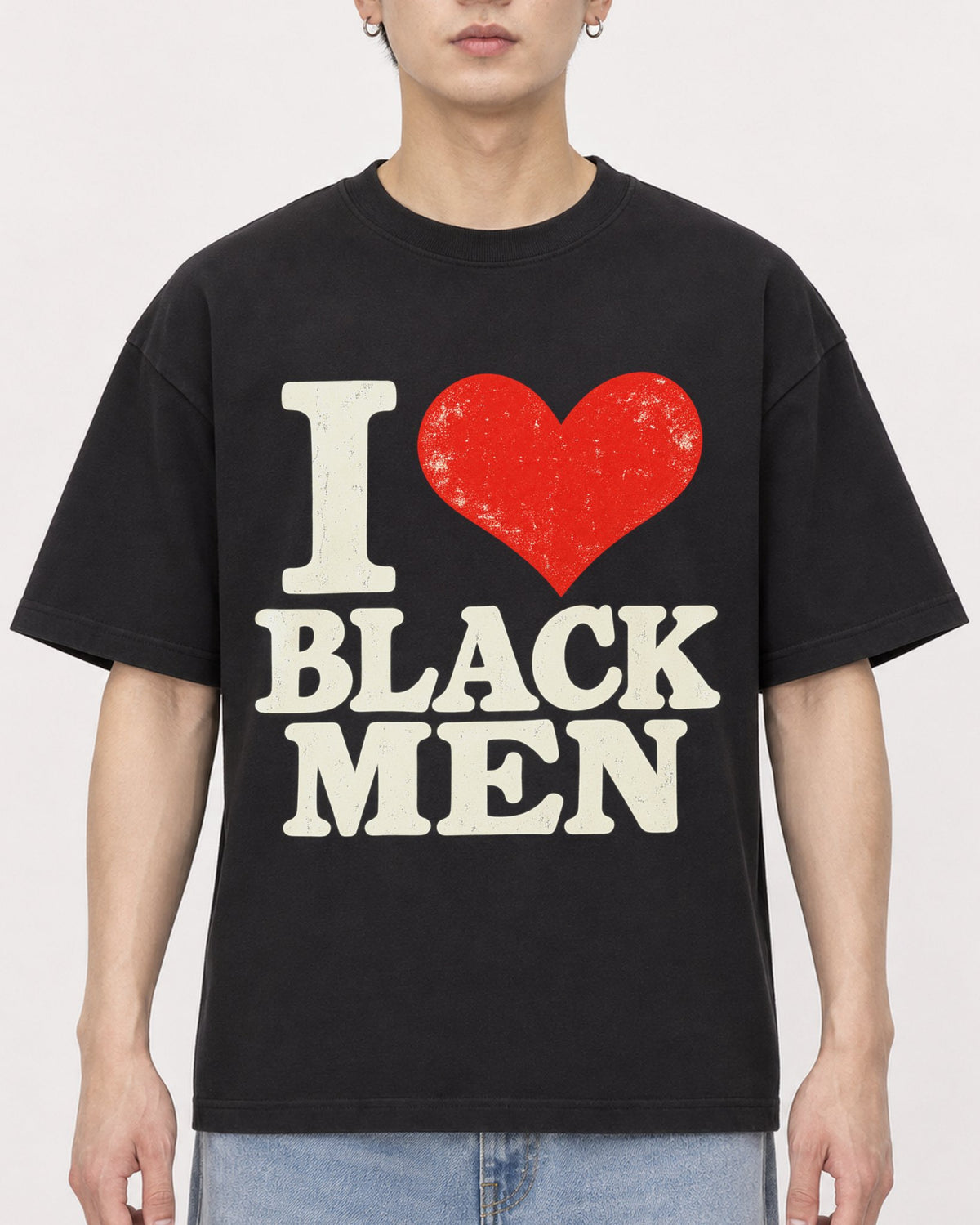 Mockup Boxy Heavyweight Tee Black male close-up 01