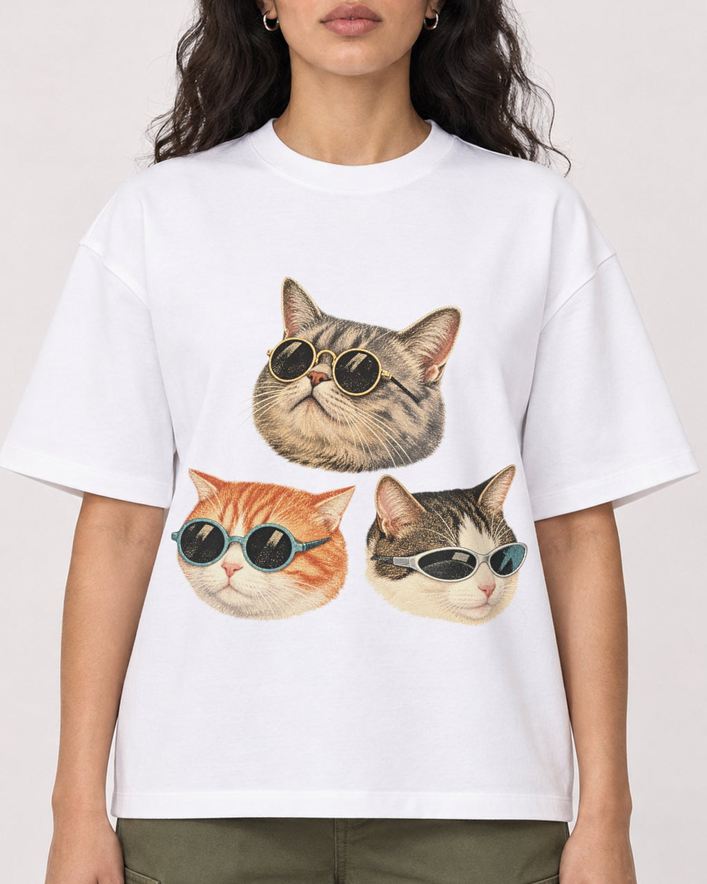 Mockup Boxy Heavyweight Tee White female close-up 07