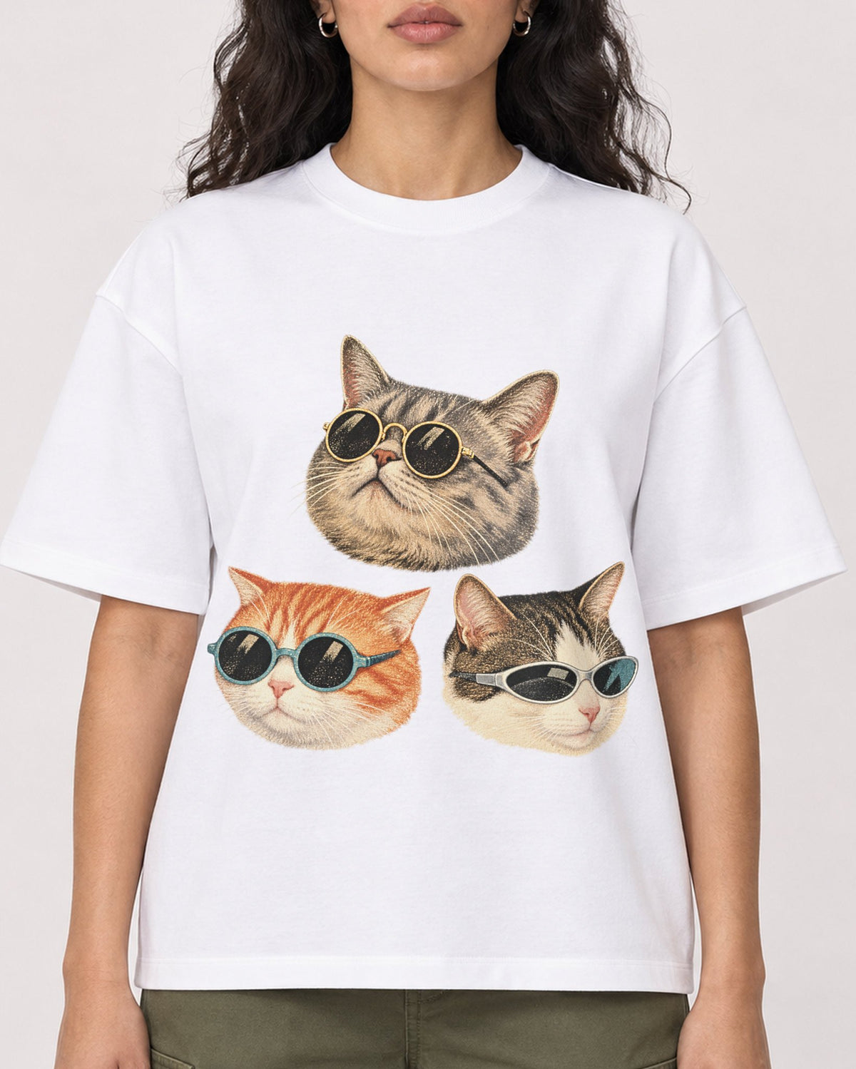 Mockup Boxy Heavyweight Tee White female close-up 07