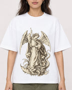 Mockup Boxy Heavyweight Tee White female close-up 02
