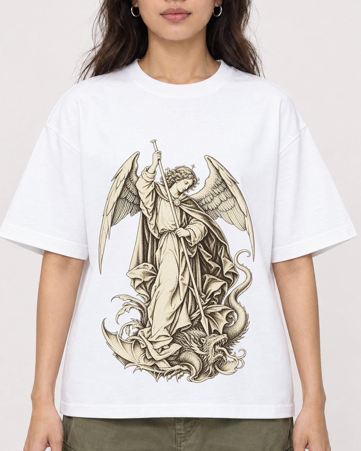 Mockup Boxy Heavyweight Tee White female close-up 02