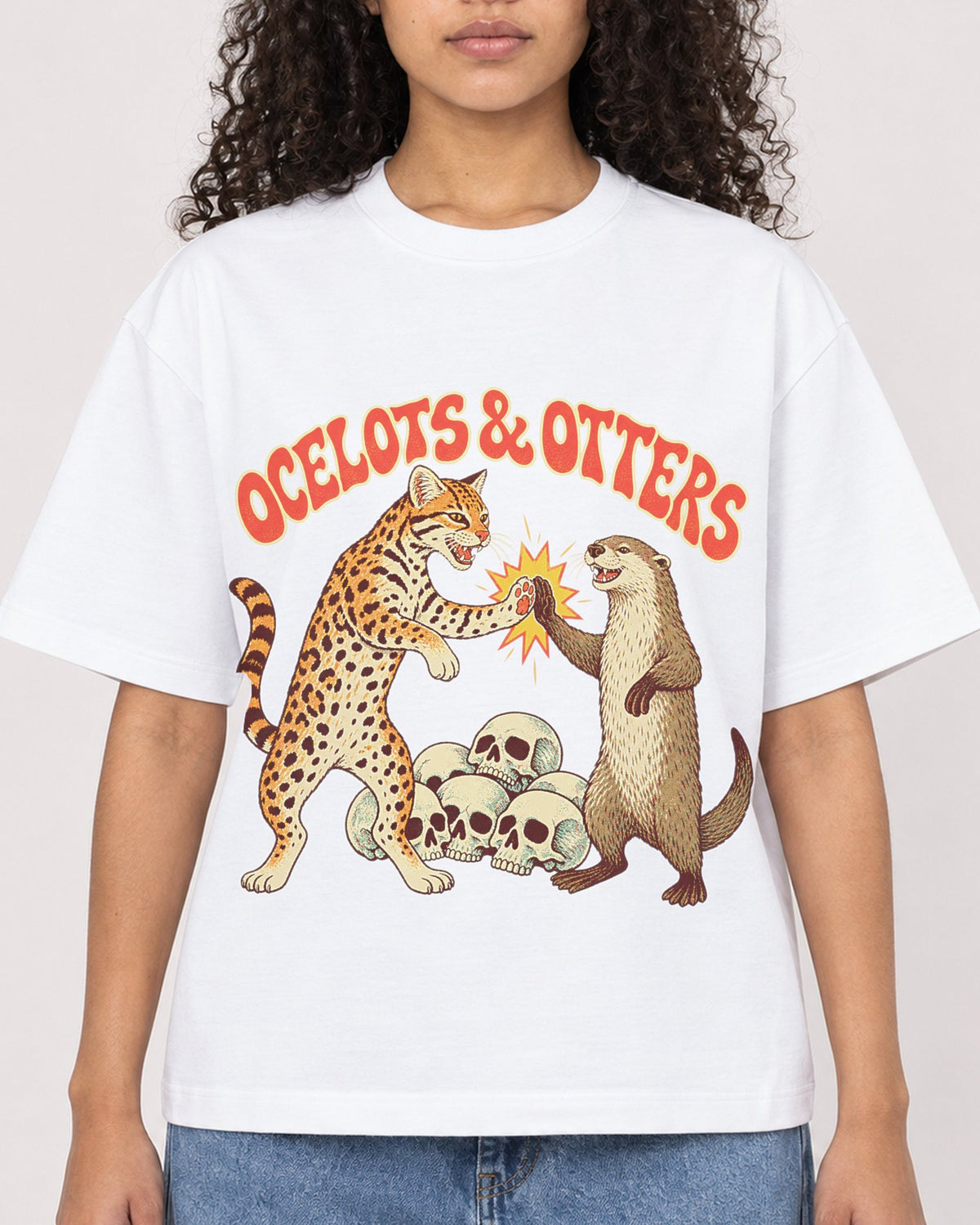 Mockup Boxy Heavyweight Tee White female close-up 10