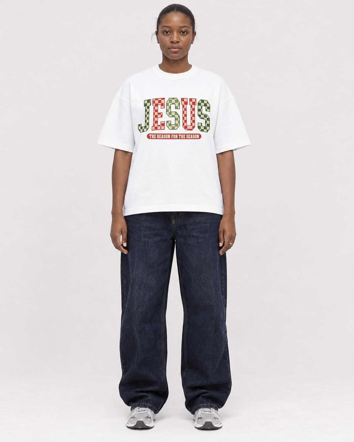 Mockup Boxy Heavyweight Tee White female full-body 34