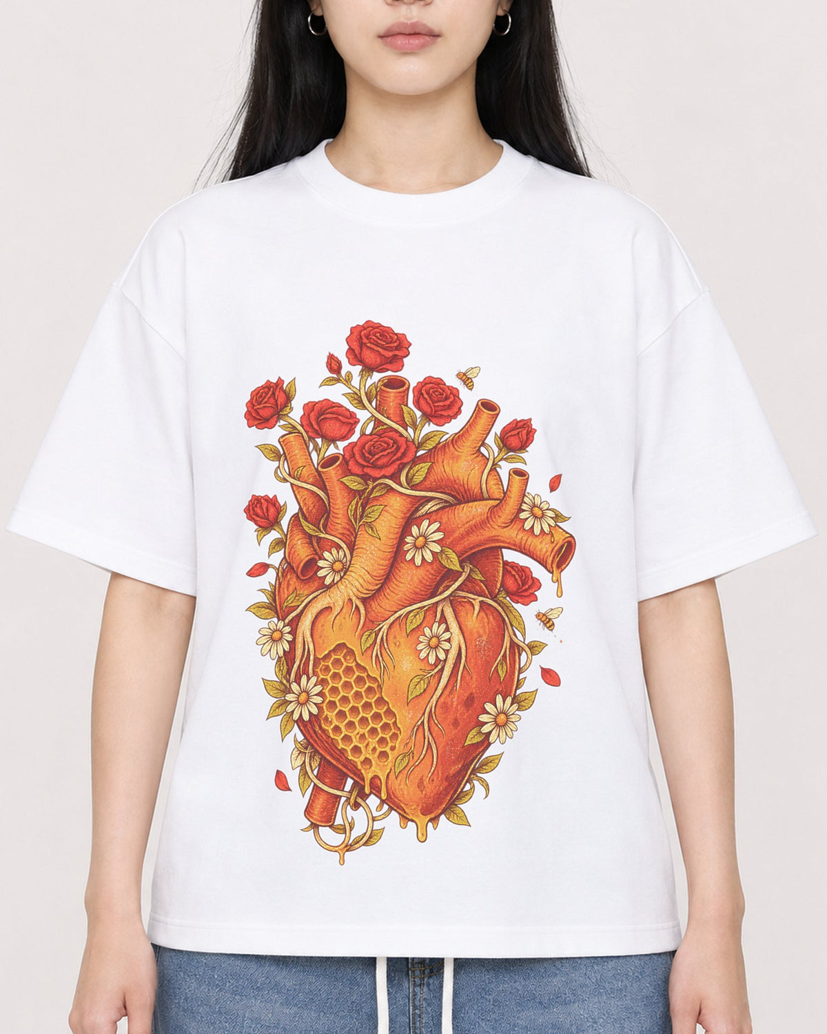 Mockup Boxy Heavyweight Tee White female close-up 01