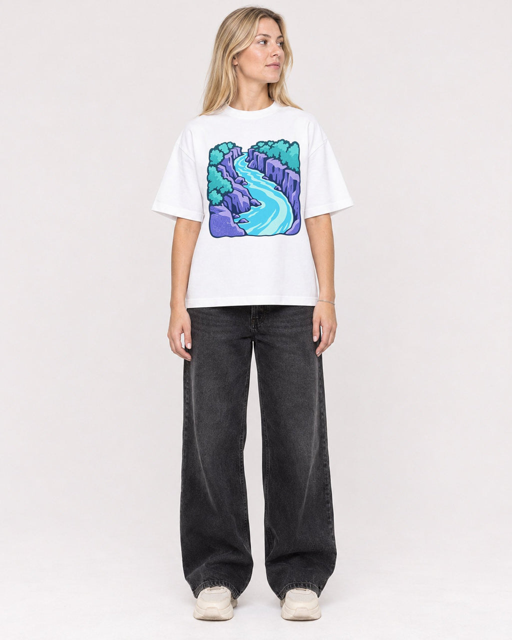 Mockup Boxy Heavyweight Tee White female full-body 08