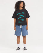 Mockup Boxy Heavyweight Tee Black female full-body 05