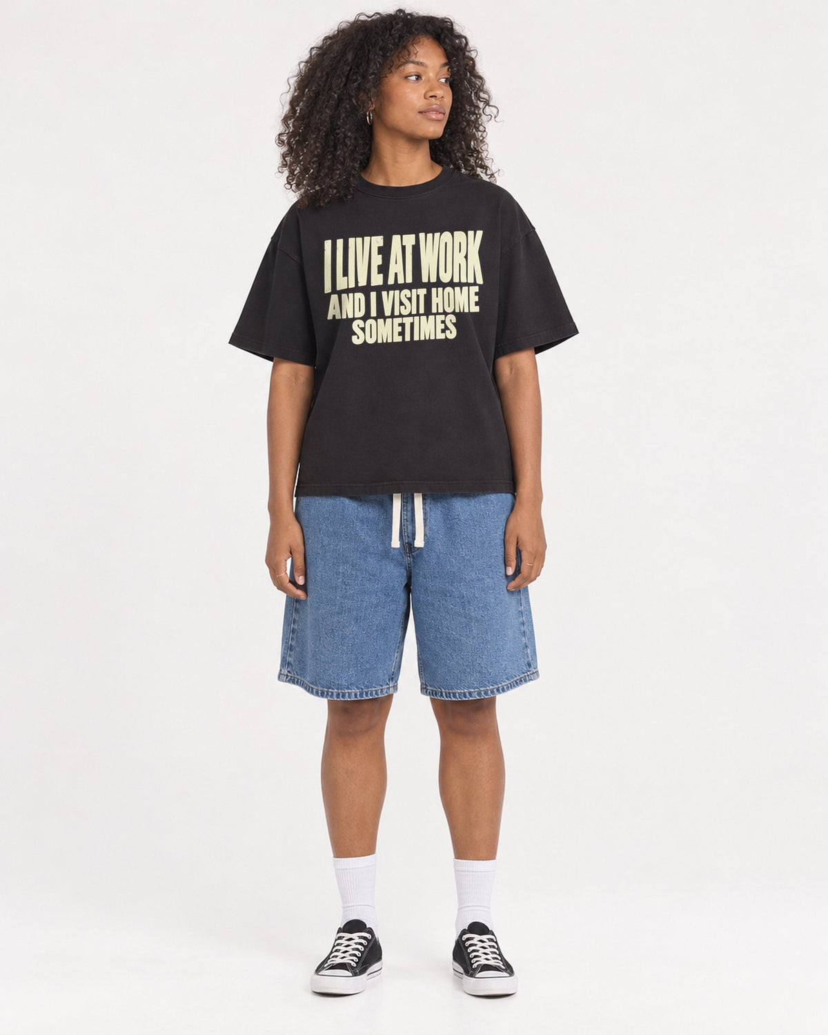 Mockup Boxy Heavyweight Tee Black female full-body 05