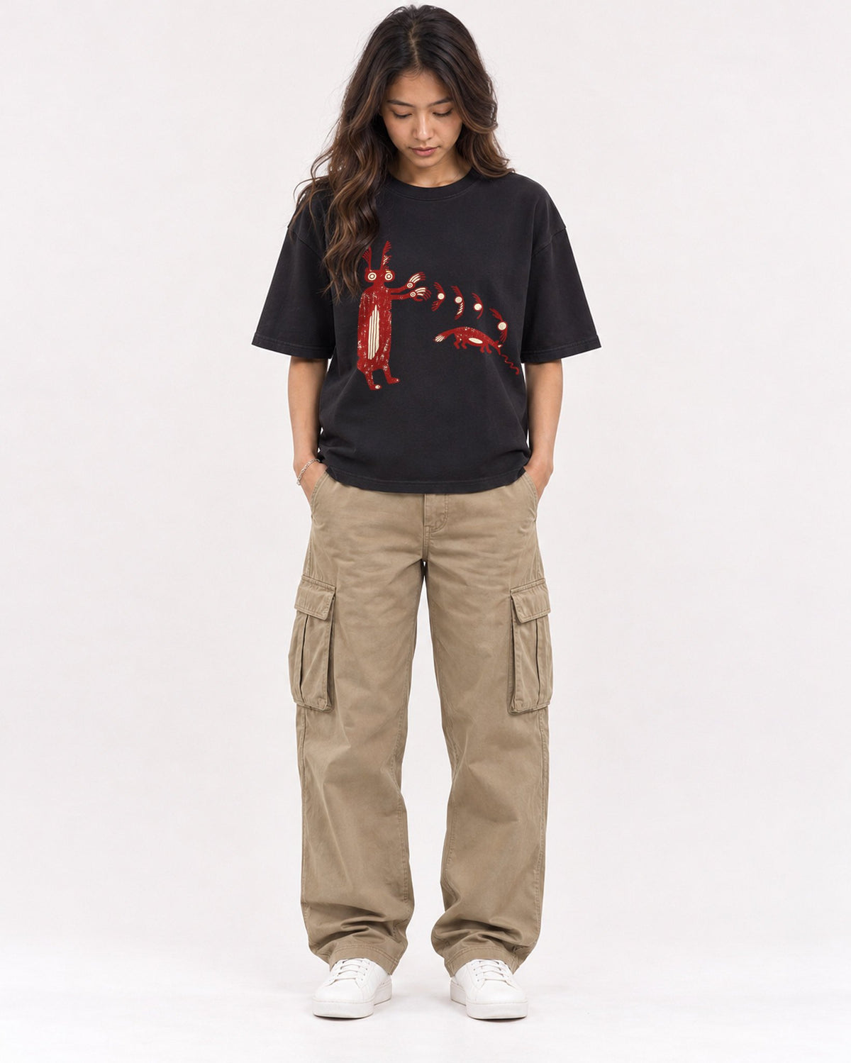 Mockup Boxy Heavyweight Tee Black female full-body 02