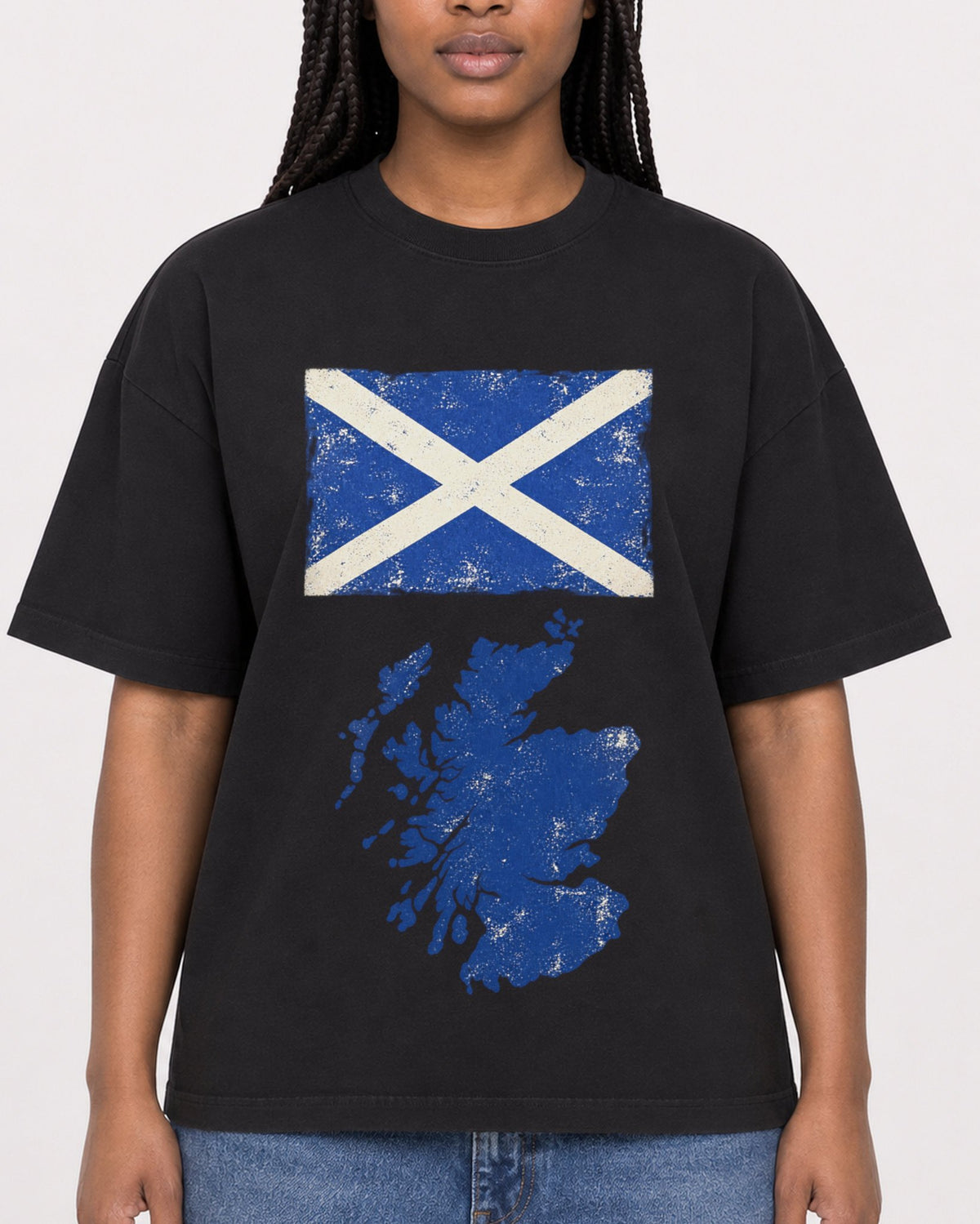 Mockup Boxy Heavyweight Tee Black female close-up 04