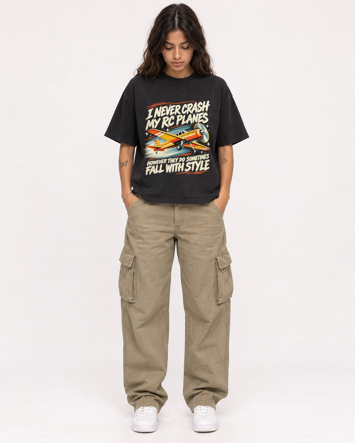 Mockup Boxy Heavyweight Tee Black female full-body 06