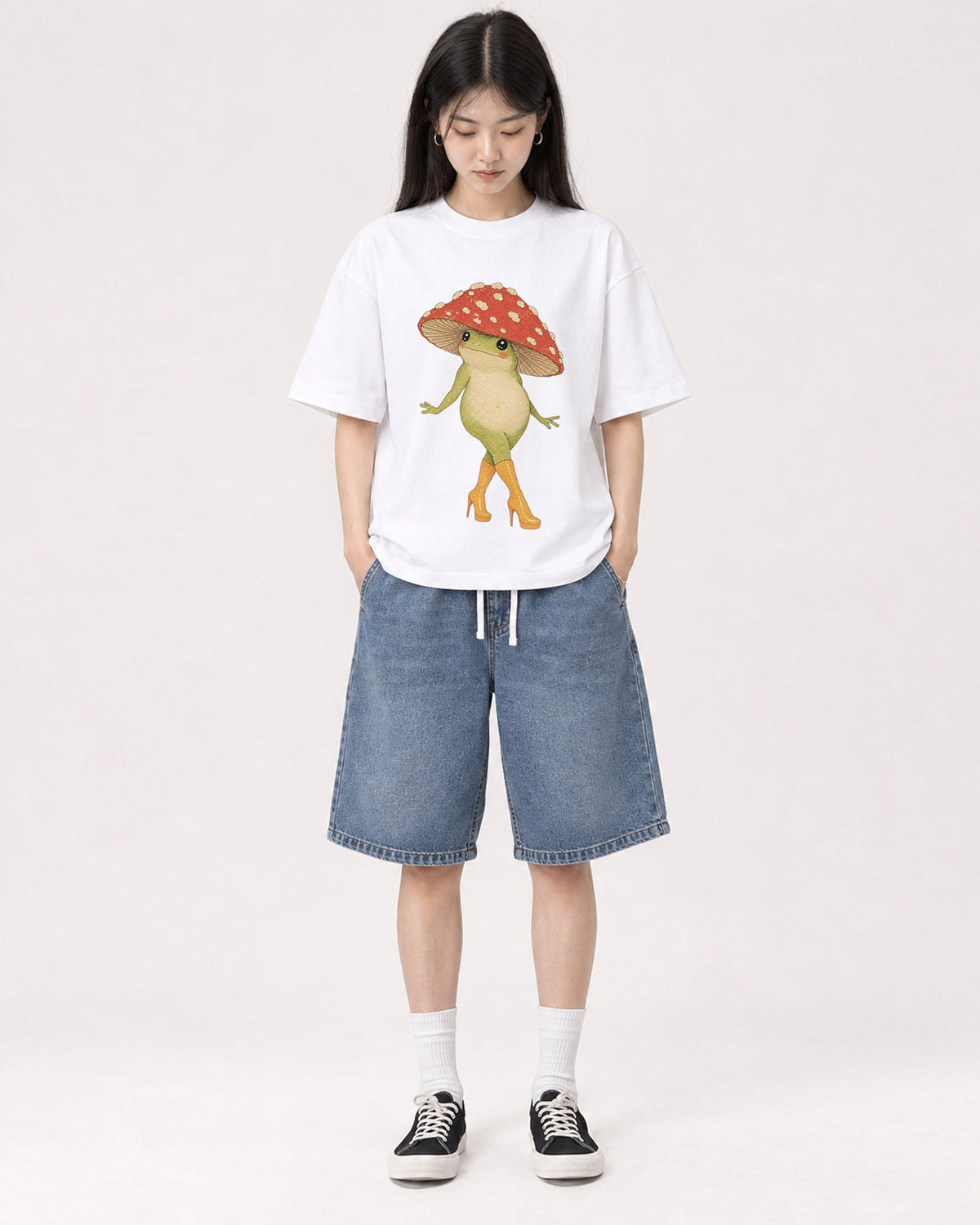 Mockup Boxy Heavyweight Tee White female full-body 01
