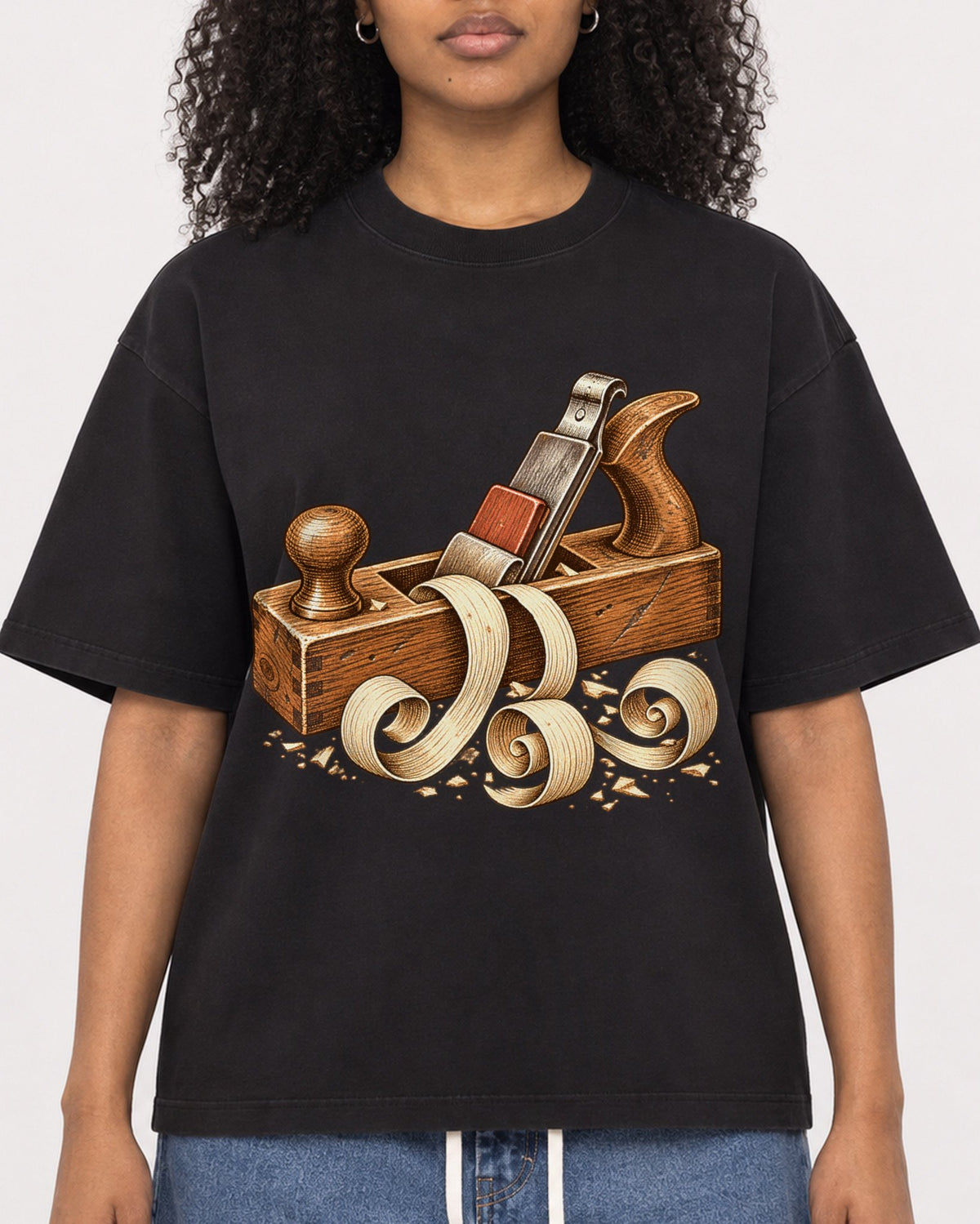 Mockup Boxy Heavyweight Tee Black female close-up 05