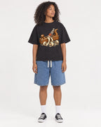 Mockup Boxy Heavyweight Tee Black female full-body 05
