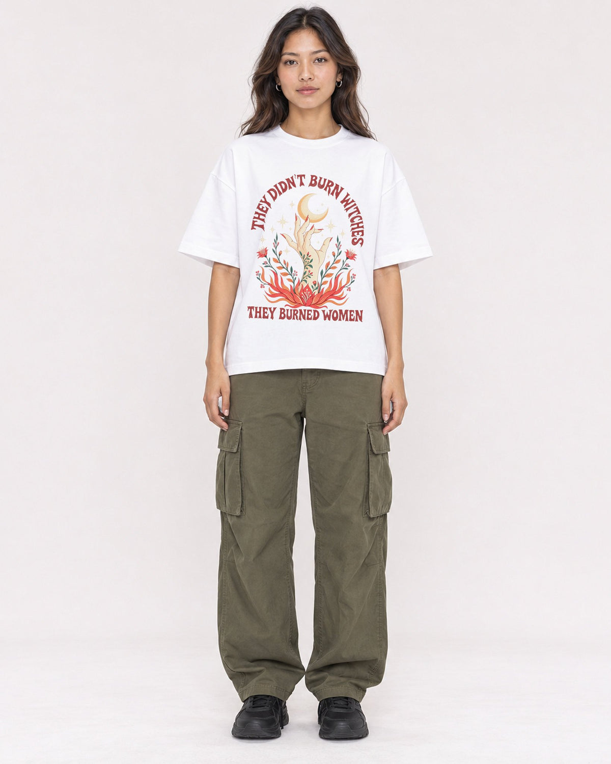 Mockup Boxy Heavyweight Tee White female full-body 02