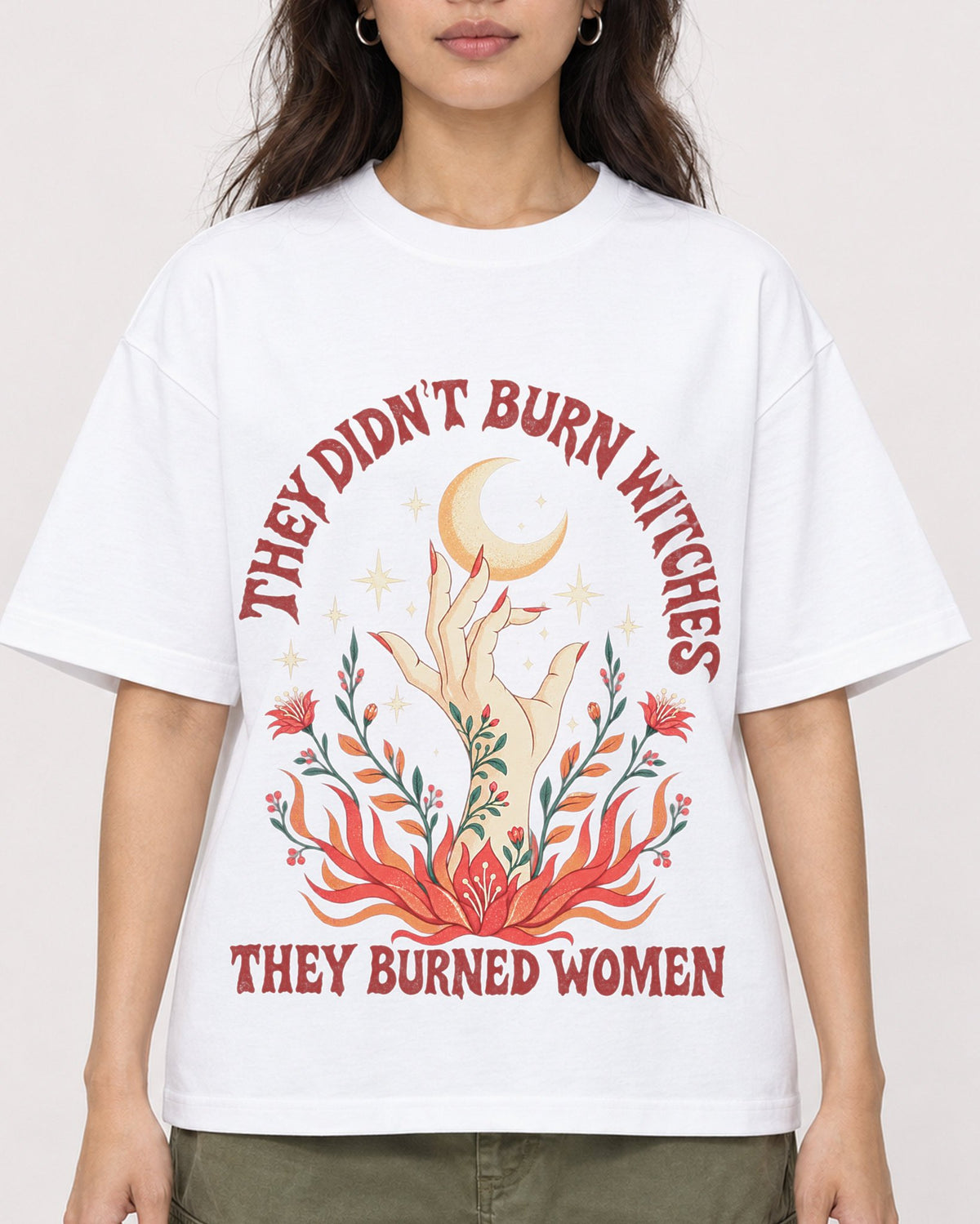 Mockup Boxy Heavyweight Tee White female close-up 02