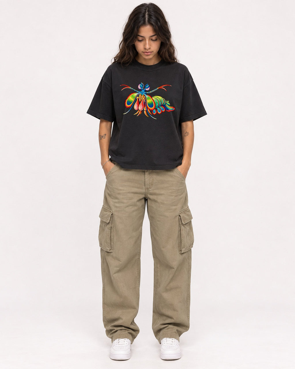 Mockup Boxy Heavyweight Tee Black female full-body 06