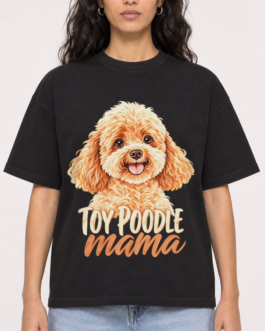 Mockup Boxy Heavyweight Tee Black female close-up 07