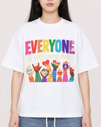 Mockup Boxy Heavyweight Tee White female close-up 01