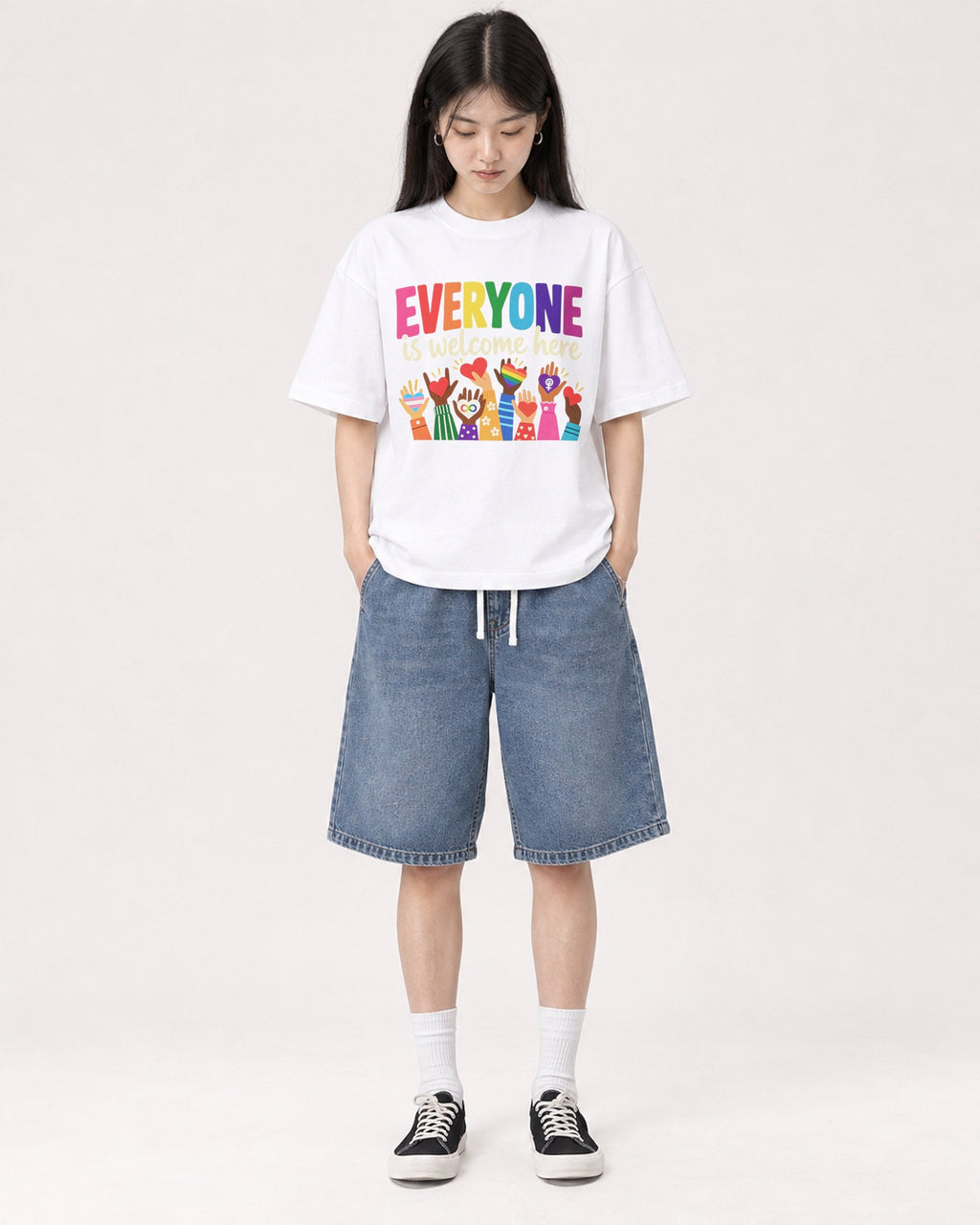 Mockup Boxy Heavyweight Tee White female full-body 01