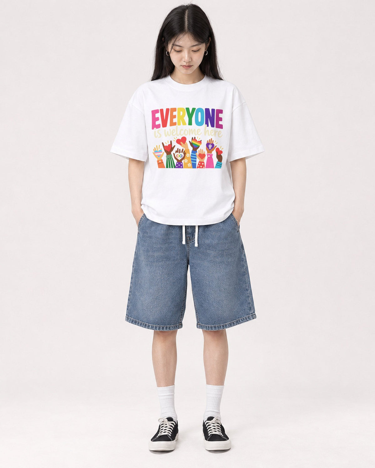 Mockup Boxy Heavyweight Tee White female full-body 01