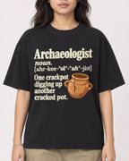 Mockup Boxy Heavyweight Tee Black female close-up 02