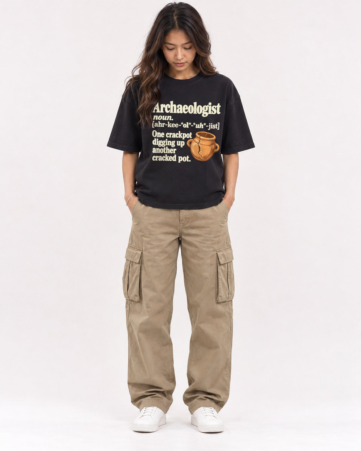 Mockup Boxy Heavyweight Tee Black female full-body 02