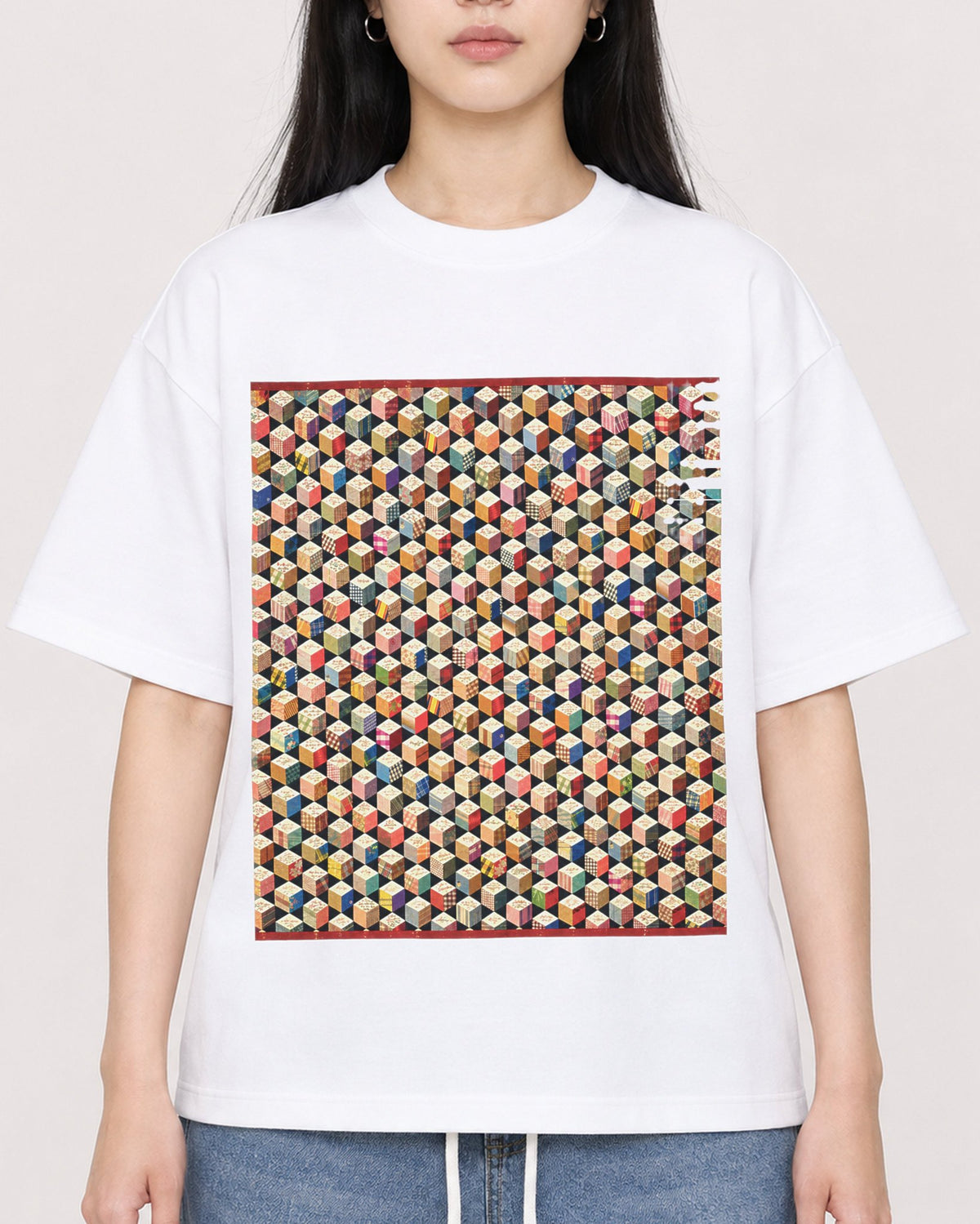Mockup Boxy Heavyweight Tee White female close-up 01