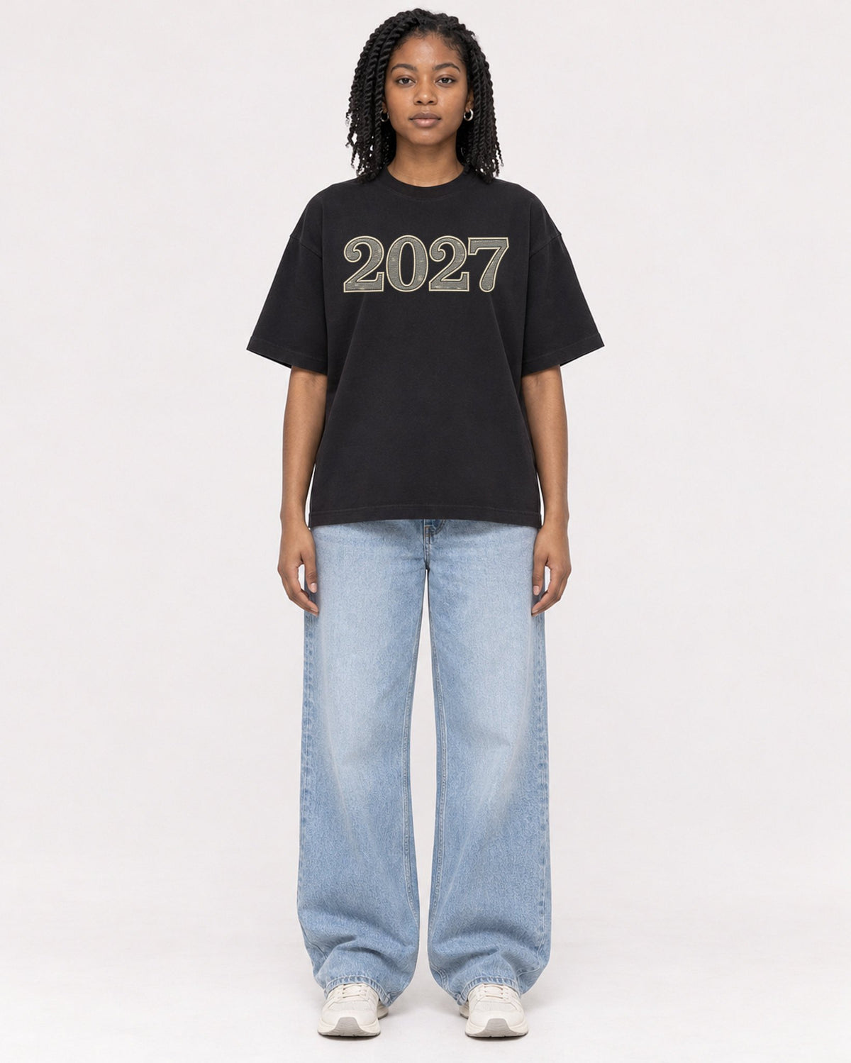 Mockup Boxy Heavyweight Tee Black female full-body 15