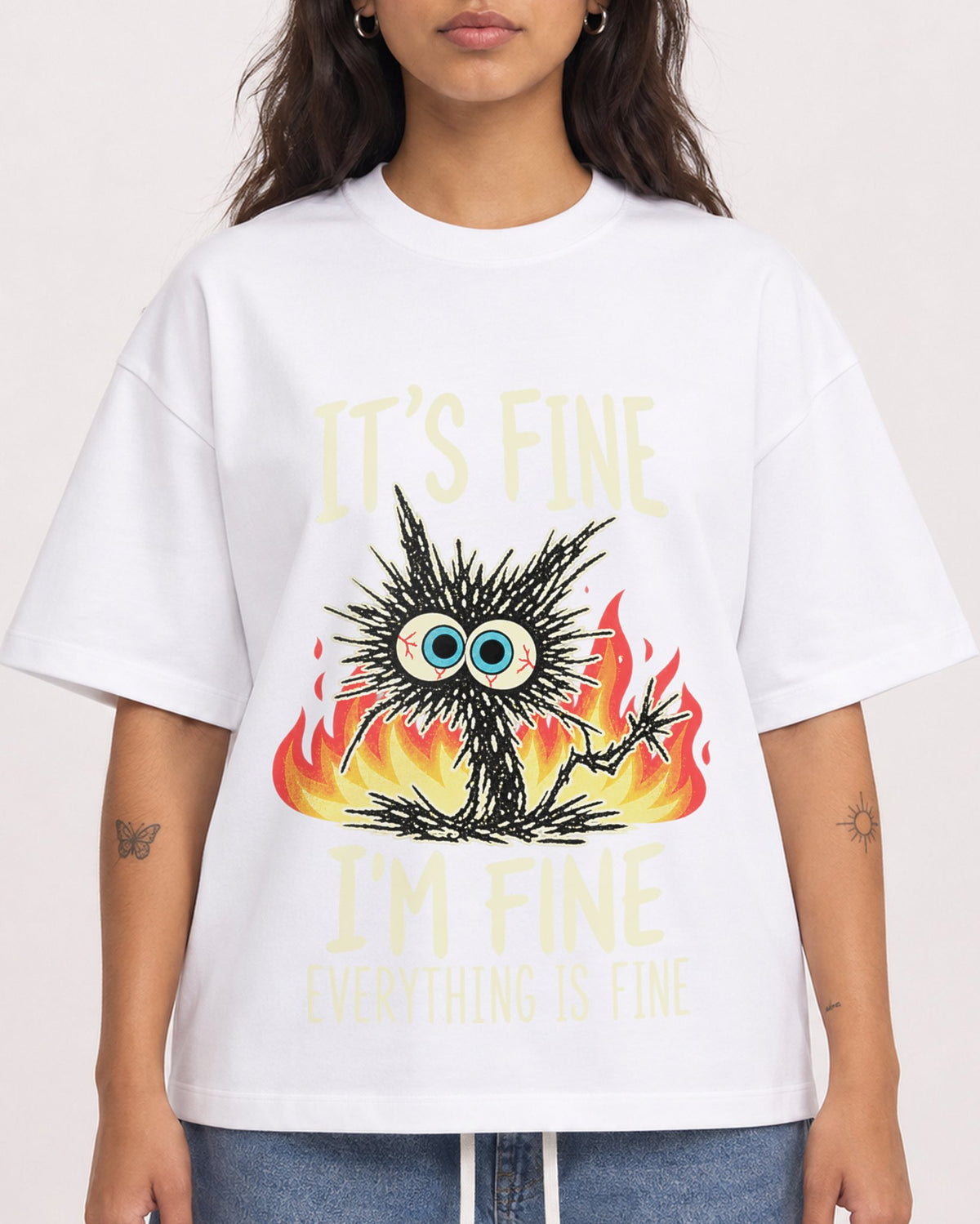 Mockup Boxy Heavyweight Tee White female close-up 06