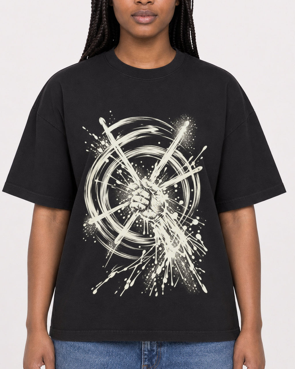 Mockup Boxy Heavyweight Tee Black female close-up 04