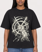 Mockup Boxy Heavyweight Tee Black female close-up 04