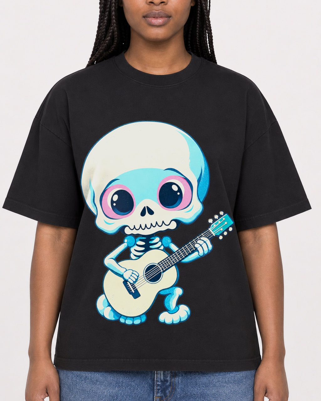 Mockup Boxy Heavyweight Tee Black female close-up 04