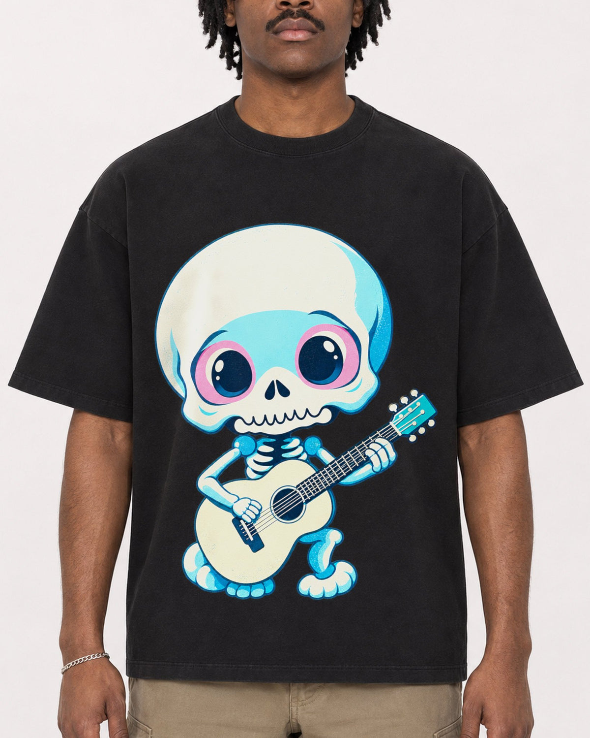 Mockup Boxy Heavyweight Tee Black male close-up 04