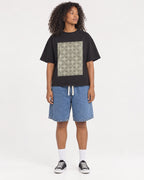 Mockup Boxy Heavyweight Tee Black female full-body 05
