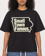 Mockup Boxy Heavyweight Tee Black female close-up 05