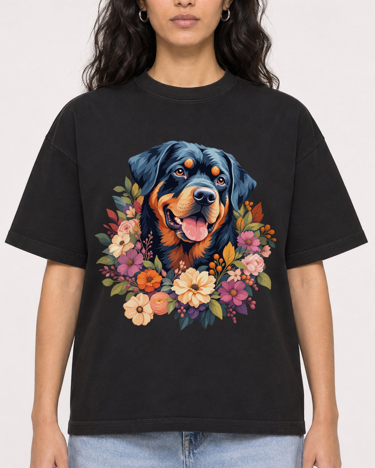 Mockup Boxy Heavyweight Tee Black female close-up 07