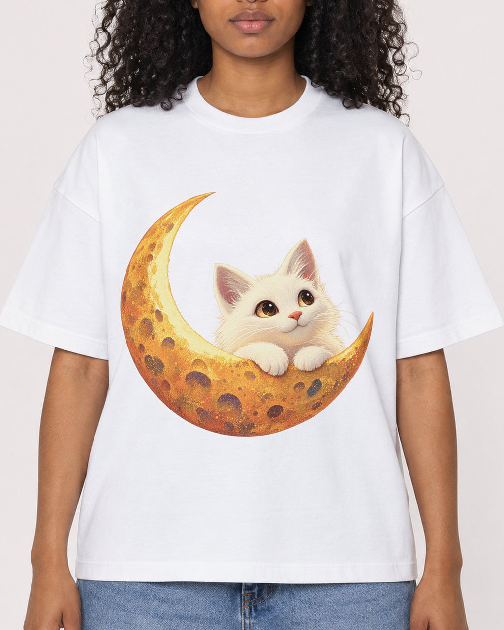 Mockup Boxy Heavyweight Tee White female close-up 05