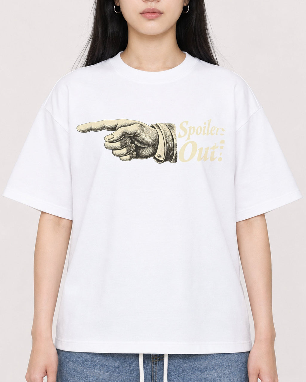 Mockup Boxy Heavyweight Tee White female close-up 01