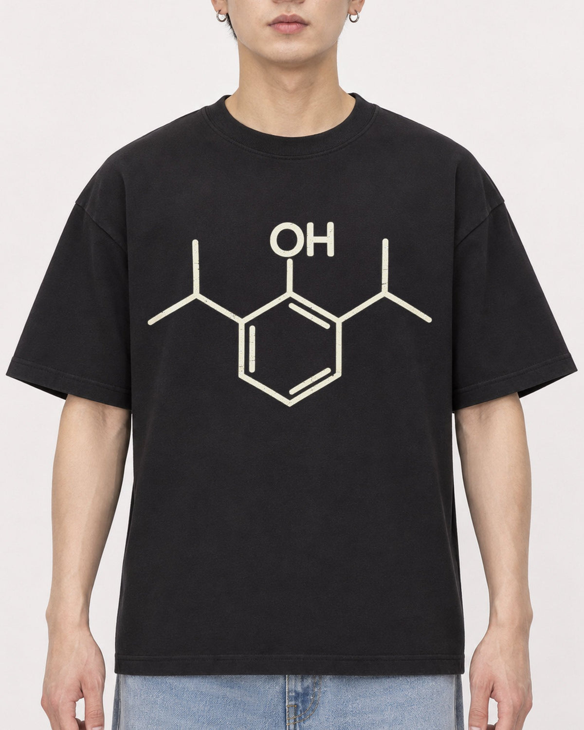Mockup Boxy Heavyweight Tee Black male close-up 01
