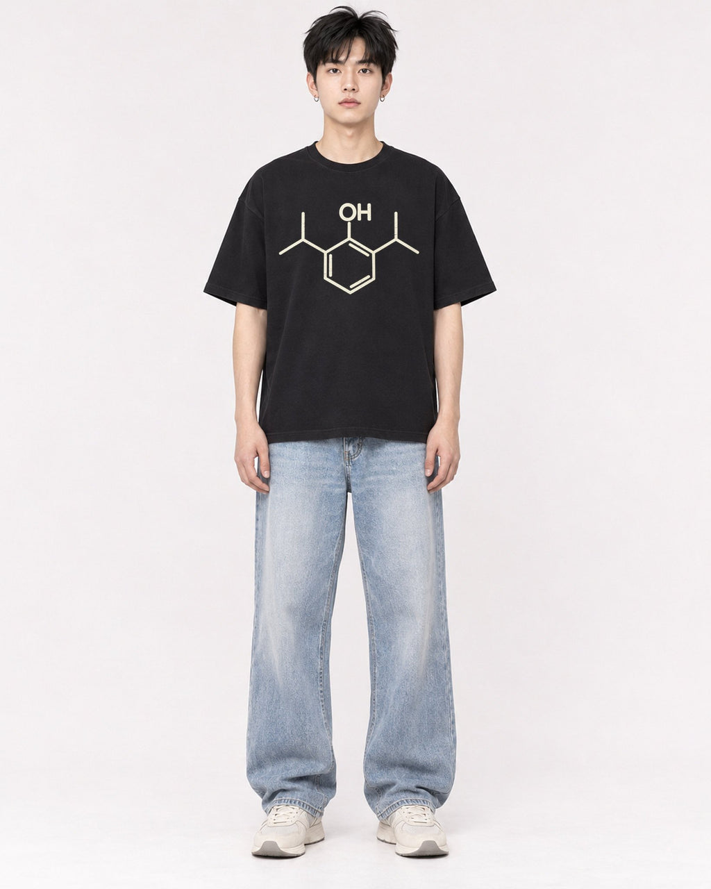 Mockup Boxy Heavyweight Tee Black male full-body 01