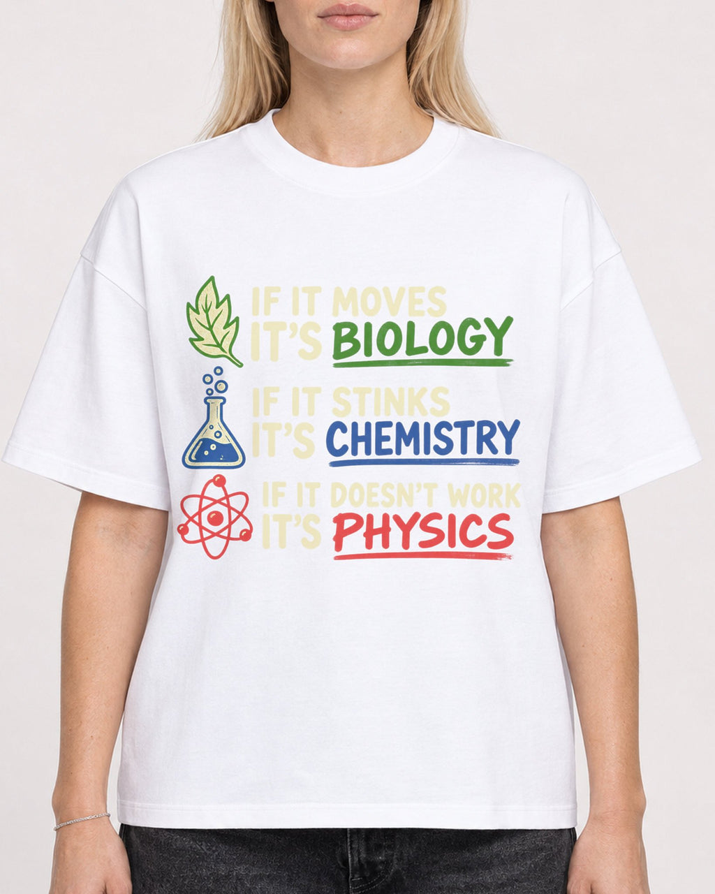 Mockup Boxy Heavyweight Tee White female close-up 08