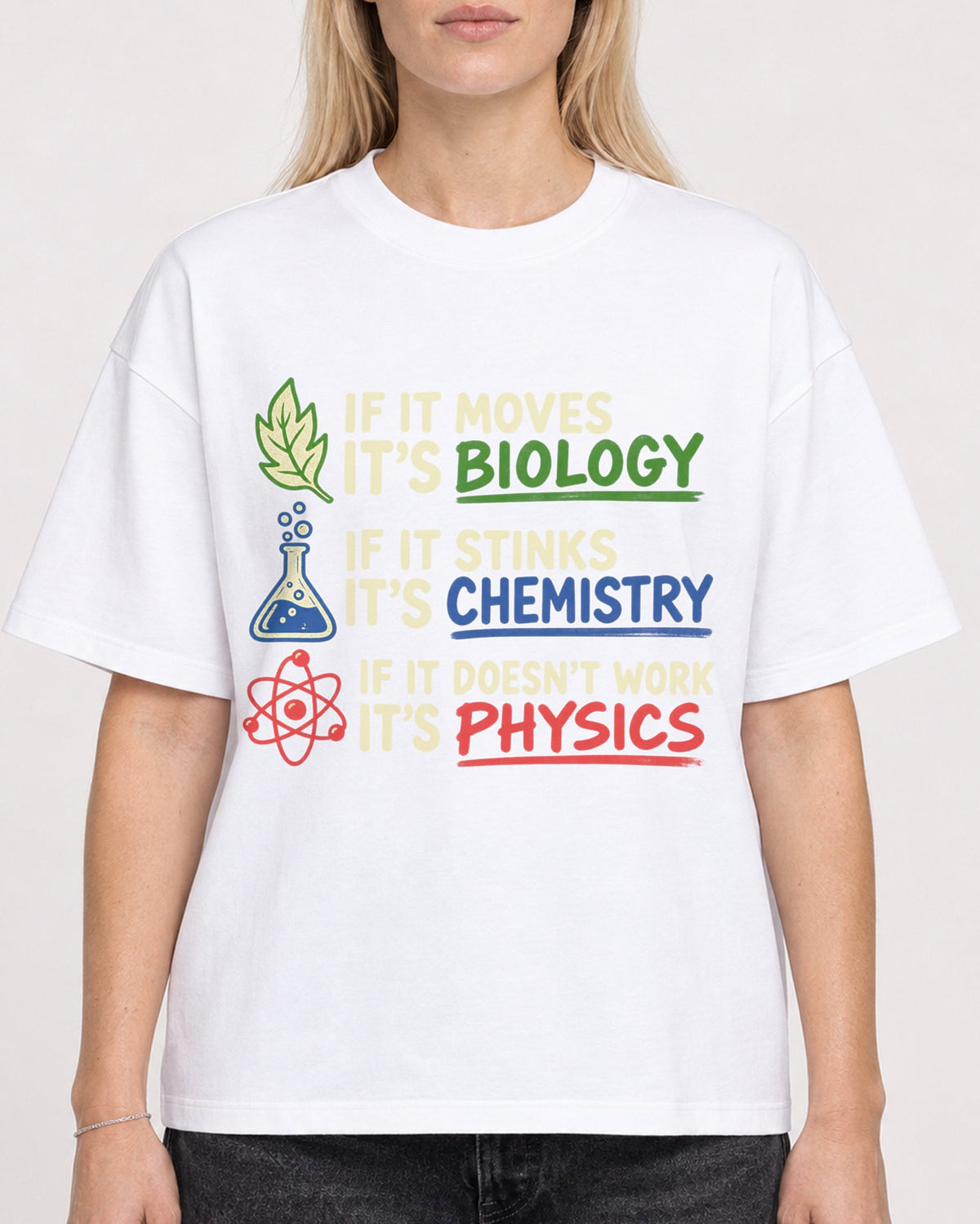 Mockup Boxy Heavyweight Tee White female close-up 08