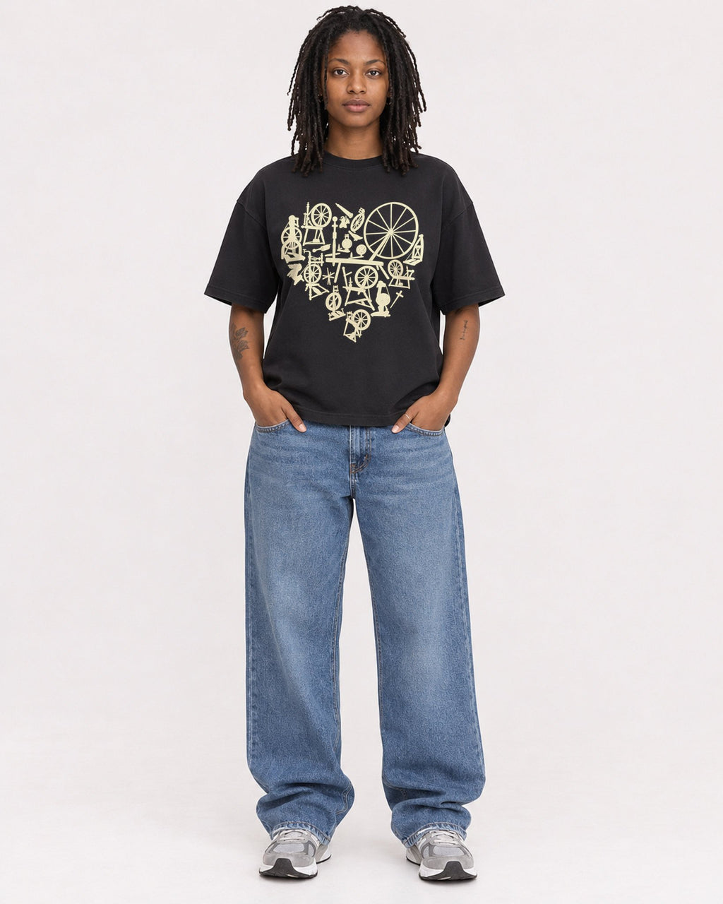 Mockup Boxy Heavyweight Tee Black female full-body 24