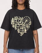Mockup Boxy Heavyweight Tee Black female close-up 24