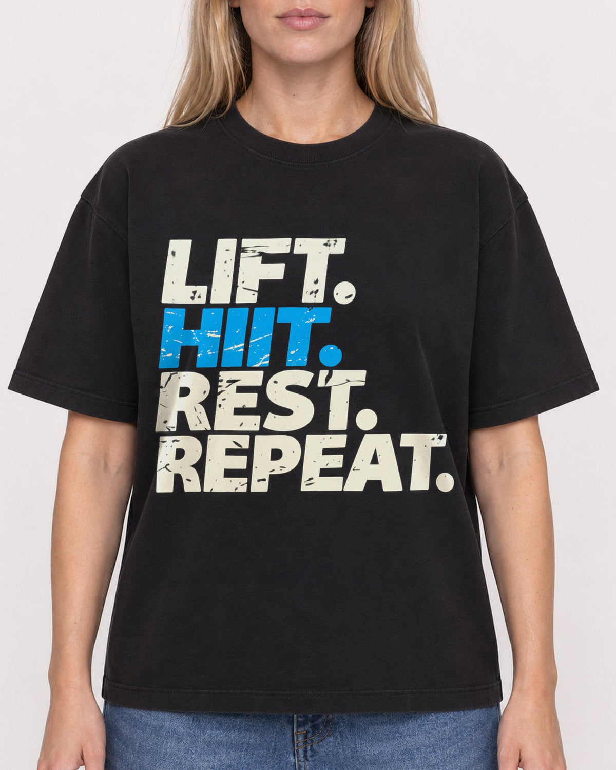 Mockup Boxy Heavyweight Tee Black female close-up 08