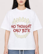Mockup Boxy Heavyweight Tee White female close-up 01